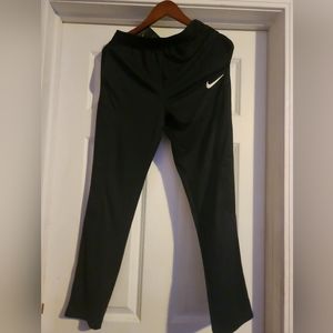 Boy's nike dri-fit training pants. Size xl
